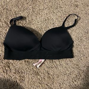 black wireless push up victoria’s secret VS pink bra